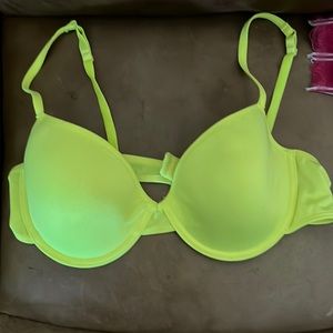 No Boundaries neon yellow 38C